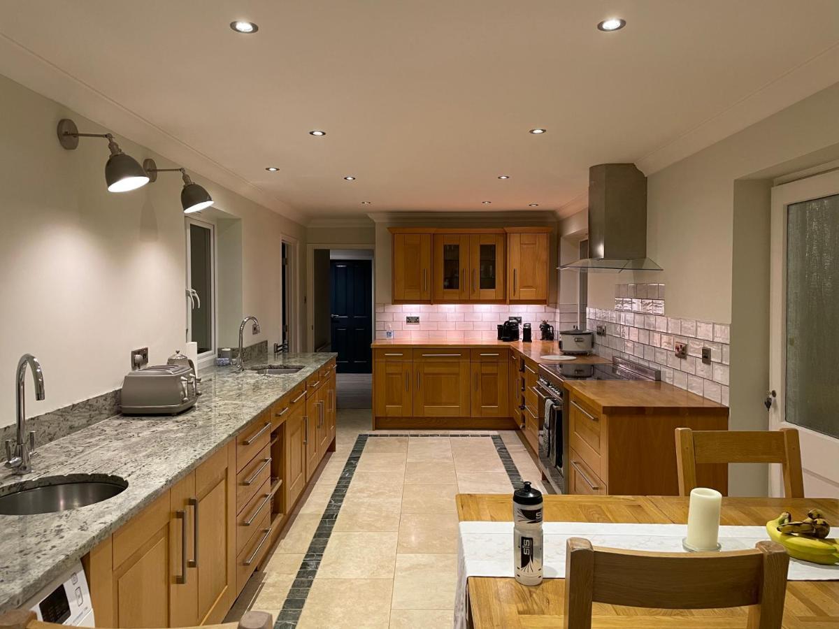 Executive Home With Plenty Of Room Ілі Екстер'єр фото